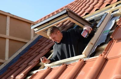 Pose de fenêtres de toit Velux à Saint-Judoce